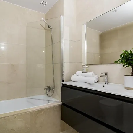 Djc - Modern 2 Bedroom Close To * Casares