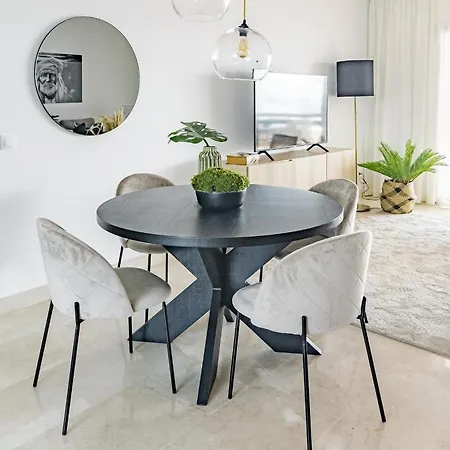Djc - Modern 2 Bedroom Close To *