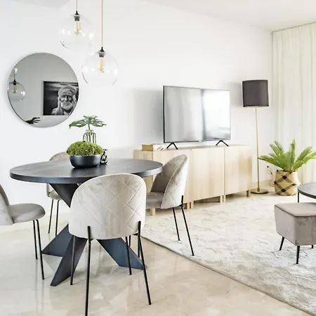 Djc - Modern 2 Bedroom Close To